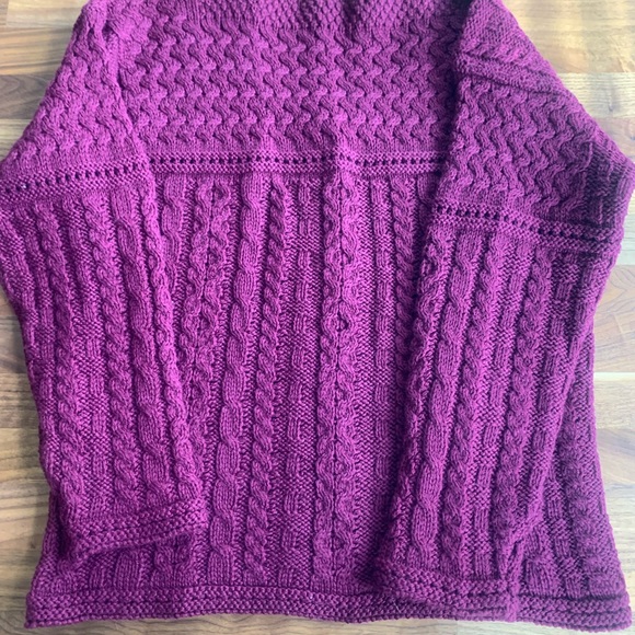 NWOT COZY Fine Merino Wool Irish made Cable fishermen Knit Cardigan Wine / Cran - Picture 2 of 2